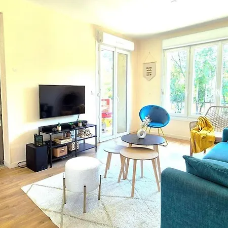 Grande Maison Familiale Avec Piscine Lembras