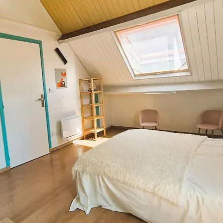 Holiday home Grande Maison Familiale Avec Piscine Lembras